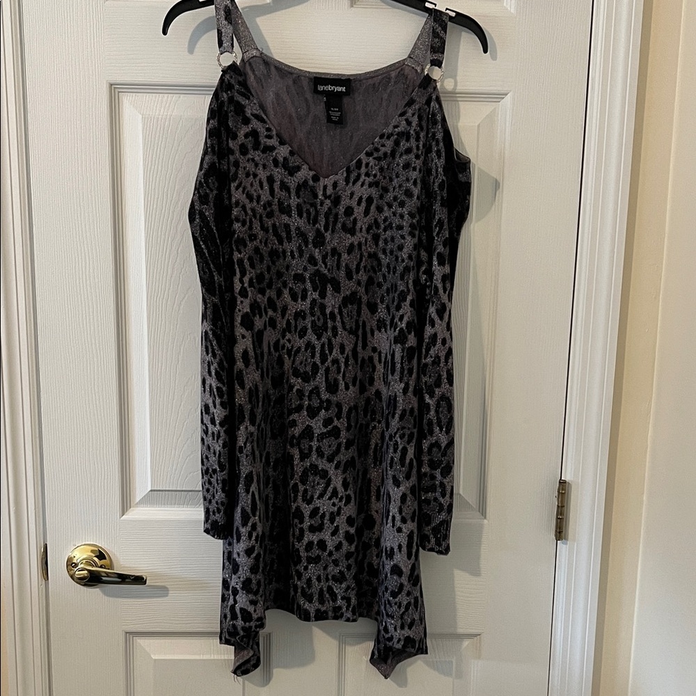 Stylish Leopard Print Cold Shoulder Top